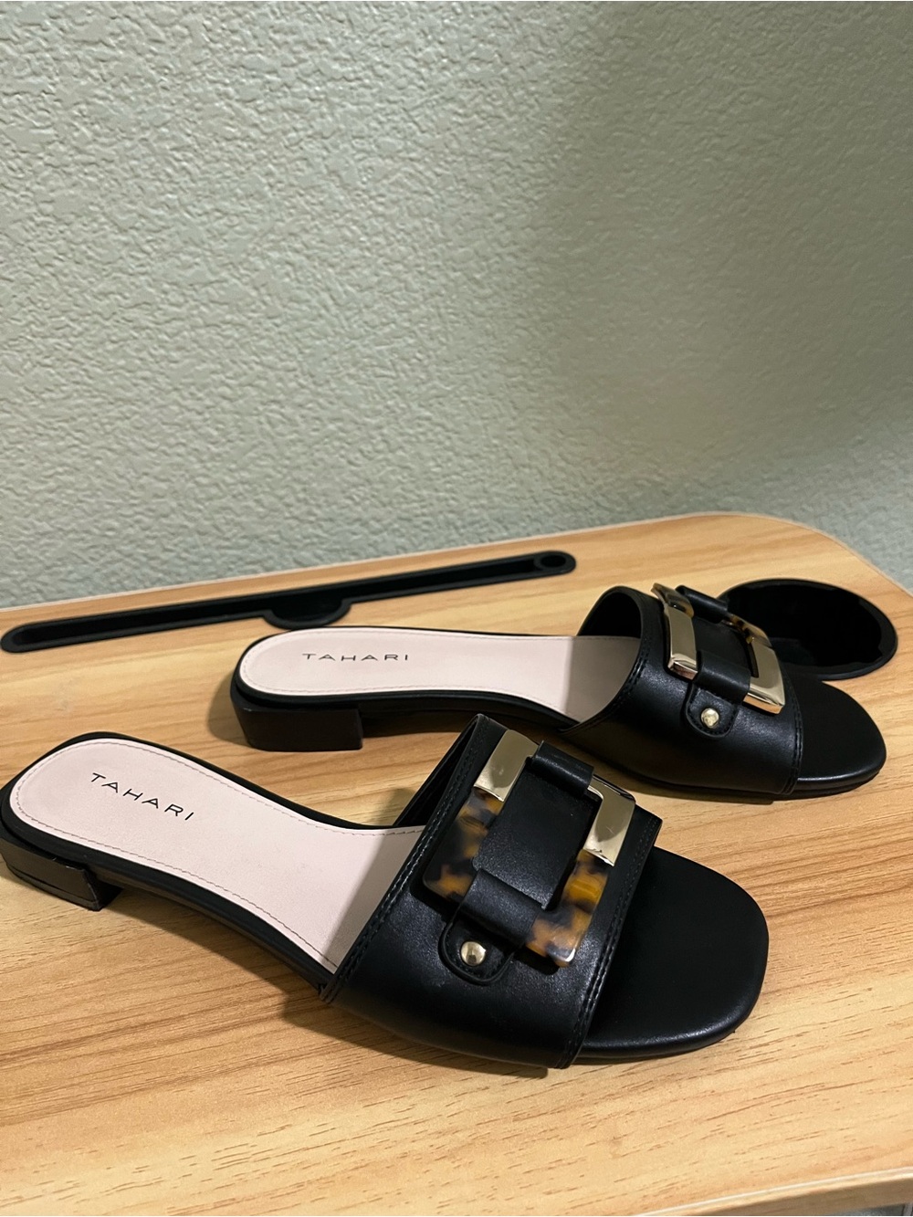 Tahari Lidiya Slide Sandals- W8.5
